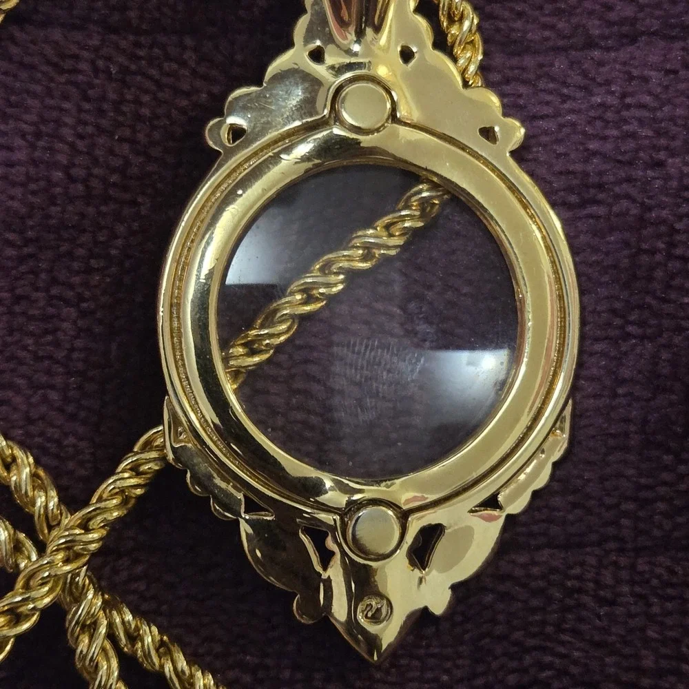 Swarovski Crystal Gold Plate Magnifying Glass Loop Pendant 36